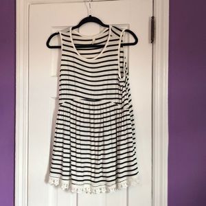 Striped Maternity Top from Pink Blush (Size M)